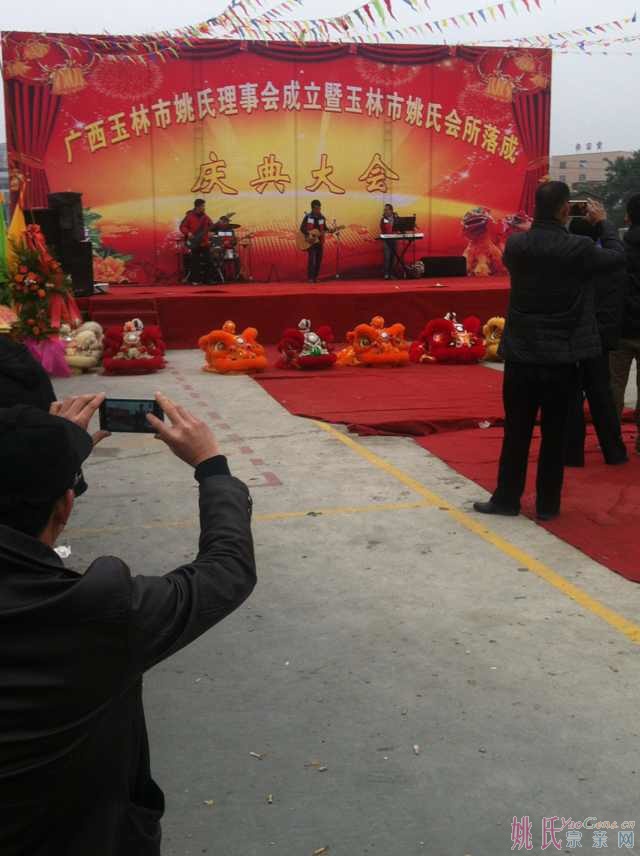 112431650-de09f5143bc115d.jpg